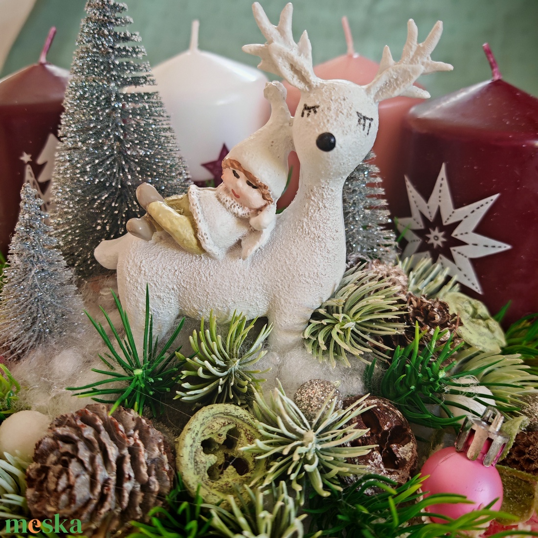 Adventi koszorú rózsaszín horgolt alappal - karácsony - adventi díszek - adventi koszorú - Meska.hu