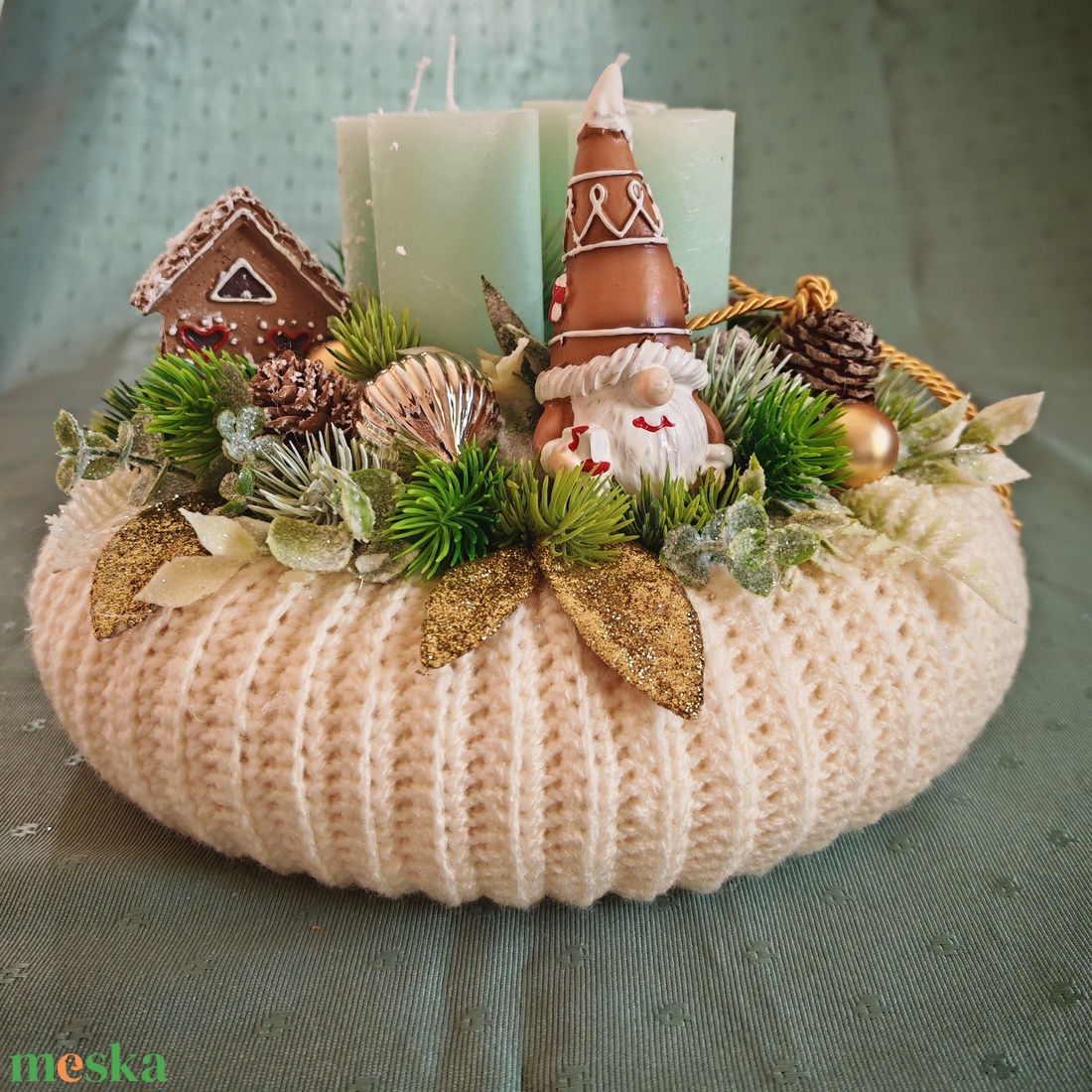 Adventi koszorú horgolt alappal, menta gyertyákkal - karácsony - adventi díszek - adventi koszorú - Meska.hu