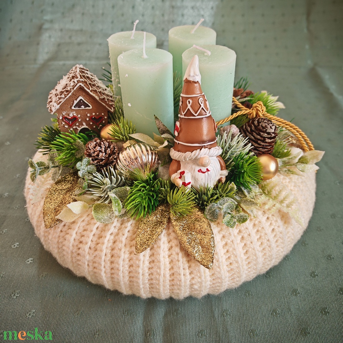 Adventi koszorú horgolt alappal, menta gyertyákkal - karácsony - adventi díszek - adventi koszorú - Meska.hu