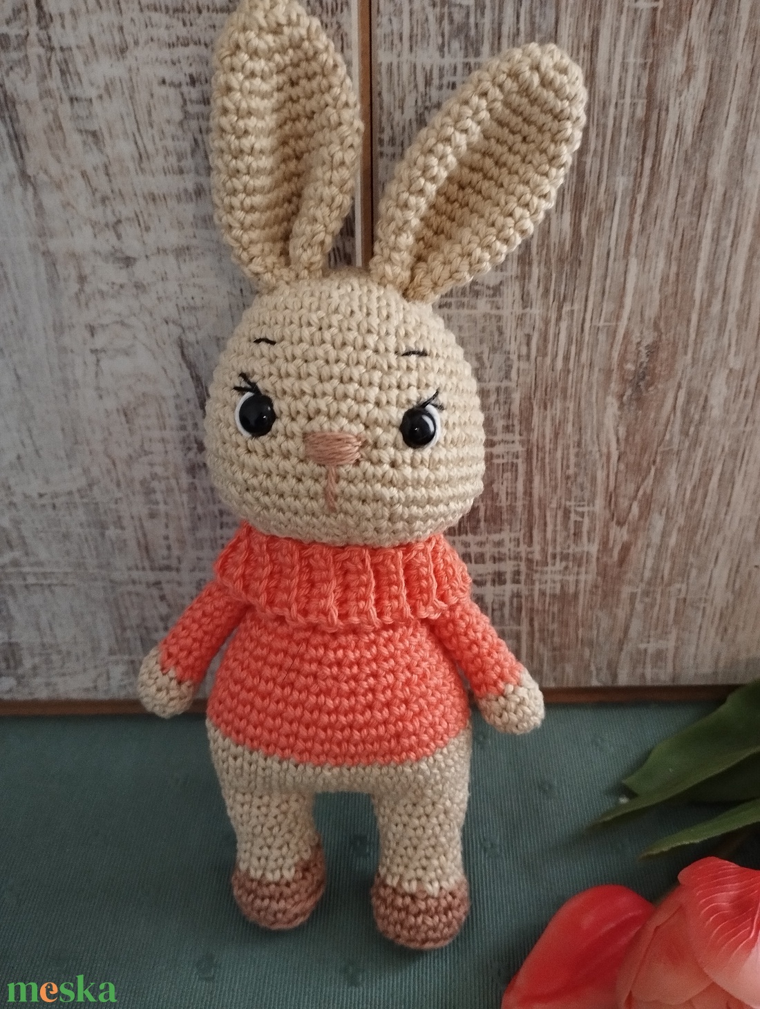 Nyuszi amigurumi horgolt figura lazacszínű garbós pulcsiban - játék & sport - plüssállat & játékfigura - nyuszi - Meska.hu