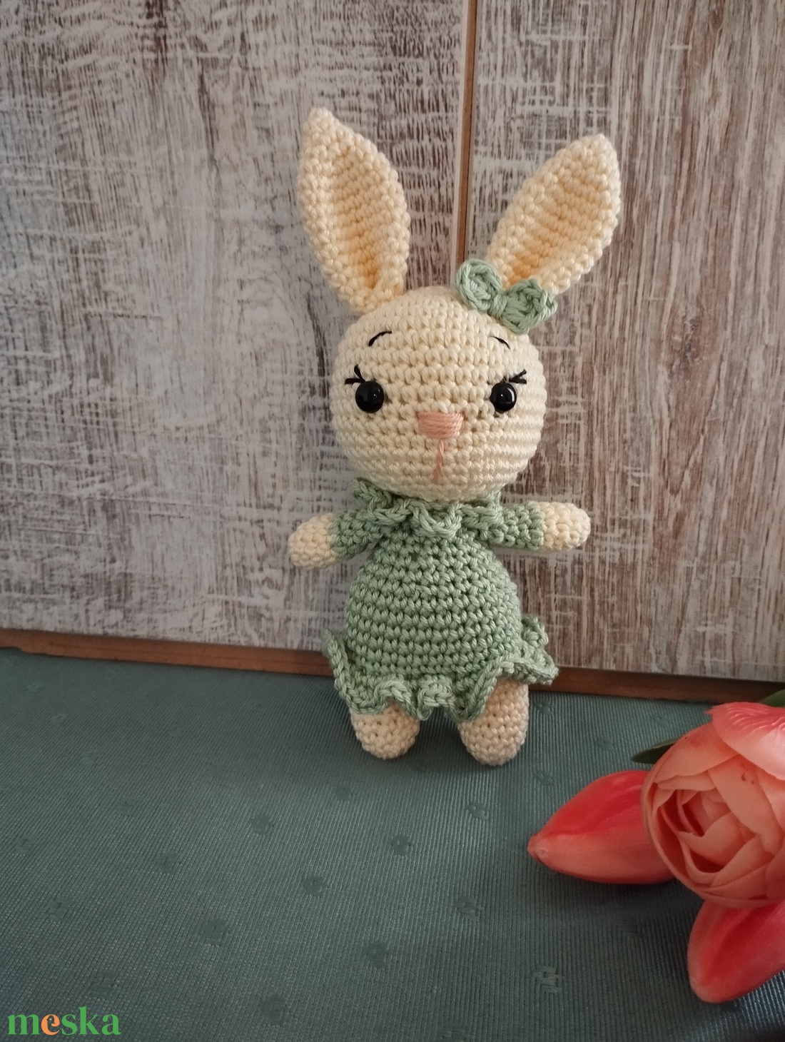 Horgolt nyuszilány - Zöld szoknyás - játék & sport - plüssállat & játékfigura - nyuszi - Meska.hu