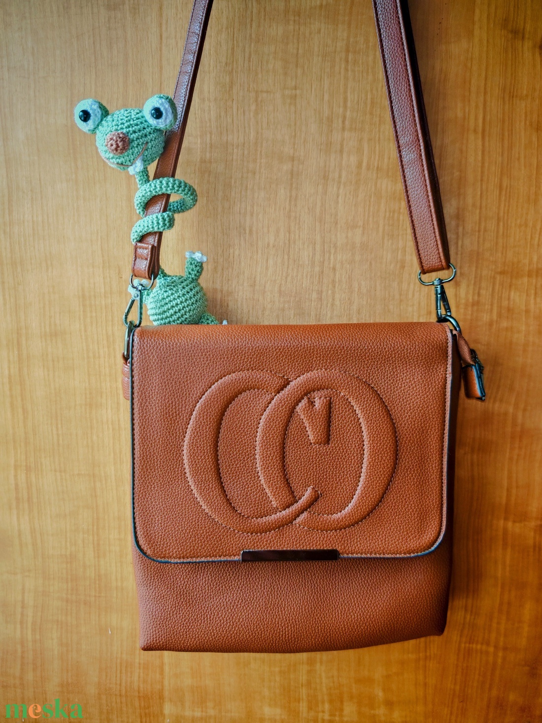 Syd hajlítható táskadísz - Kék Horgolt Syd figura - játék & sport - plüssállat & játékfigura - nyuszi - Meska.hu