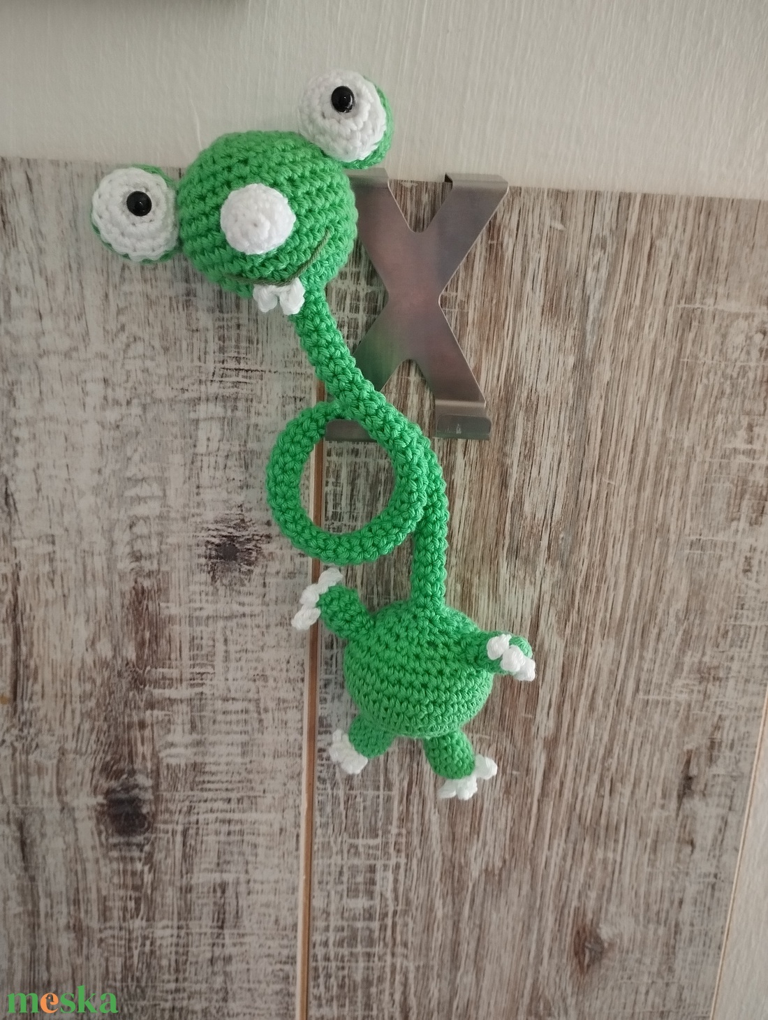Syd hajlítható táskadísz - Zöld horgolt Syd figura - játék & sport - plüssállat & játékfigura - nyuszi - Meska.hu