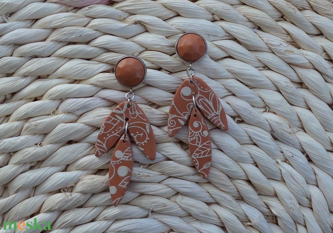 Terrakotta-bézs festett fülbevaló - ékszer - fülbevaló - lógó fülbevaló - Meska.hu Terrakotta-bézs festett fülbevaló - ékszer - fülbevaló - lógó fülbevaló - Meska.hu