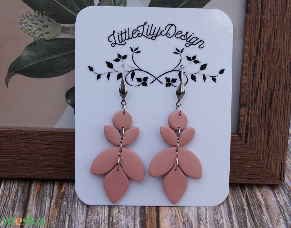 Púderrózsaszín liliom fülbevaló - ékszer - fülbevaló - lógó fülbevaló - Meska.hu Púderrózsaszín liliom fülbevaló - ékszer - fülbevaló - lógó fülbevaló - Meska.hu