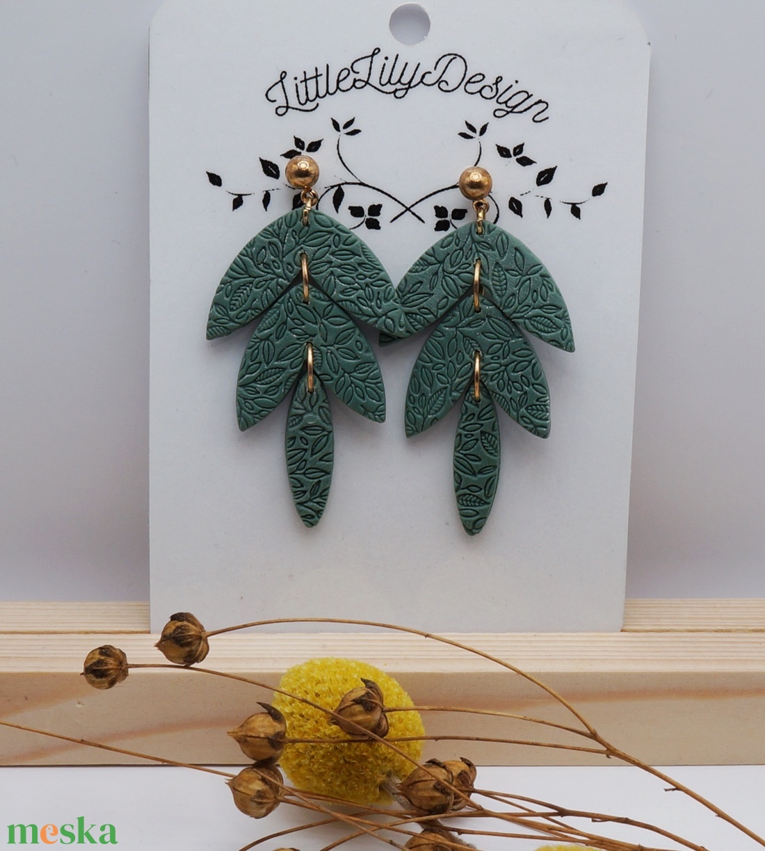 Zöld texturált leveles fülbevaló  - ékszer - fülbevaló - lógó fülbevaló - Meska.hu Zöld texturált leveles fülbevaló  - ékszer - fülbevaló - lógó fülbevaló - Meska.hu