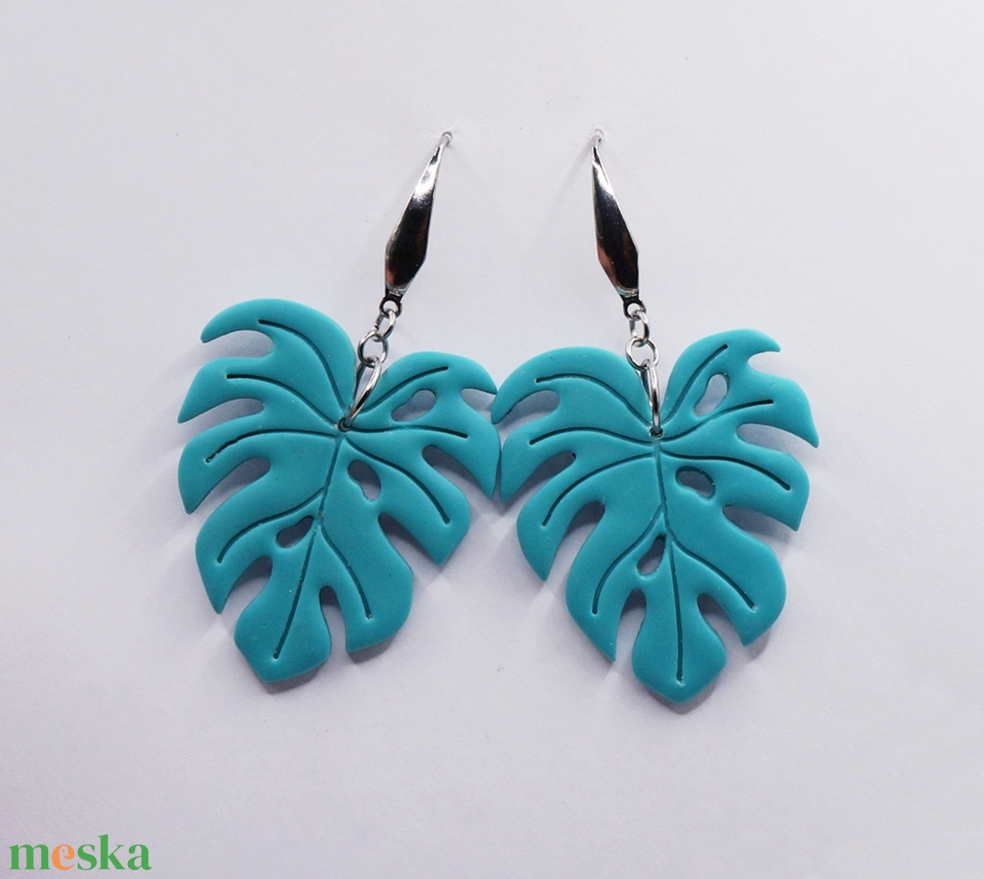 Türkizzöld monstera fülbevaló - ékszer - fülbevaló - lógó fülbevaló - Meska.hu Türkizzöld monstera fülbevaló - ékszer - fülbevaló - lógó fülbevaló - Meska.hu