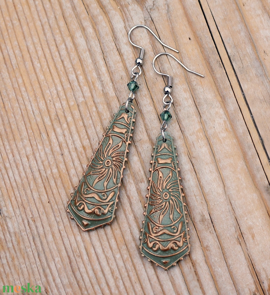 Antik hatású hosszú fülbevaló swarovski kristállyal - ékszer - fülbevaló - lógó fülbevaló - Meska.hu