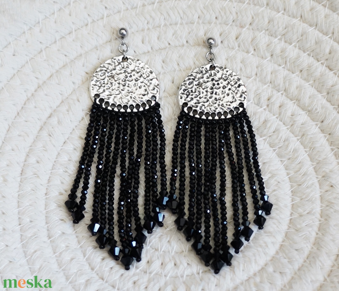 Extrém csillogó fekete spinel-swarovski hosszú rojtos gyöngy fülbevaló - ékszer - fülbevaló - rojtos fülbevaló - Meska.hu Extrém csillogó fekete spinel-swarovski hosszú rojtos gyöngy fülbevaló - ékszer - fülbevaló - rojtos fülbevaló - Meska.hu