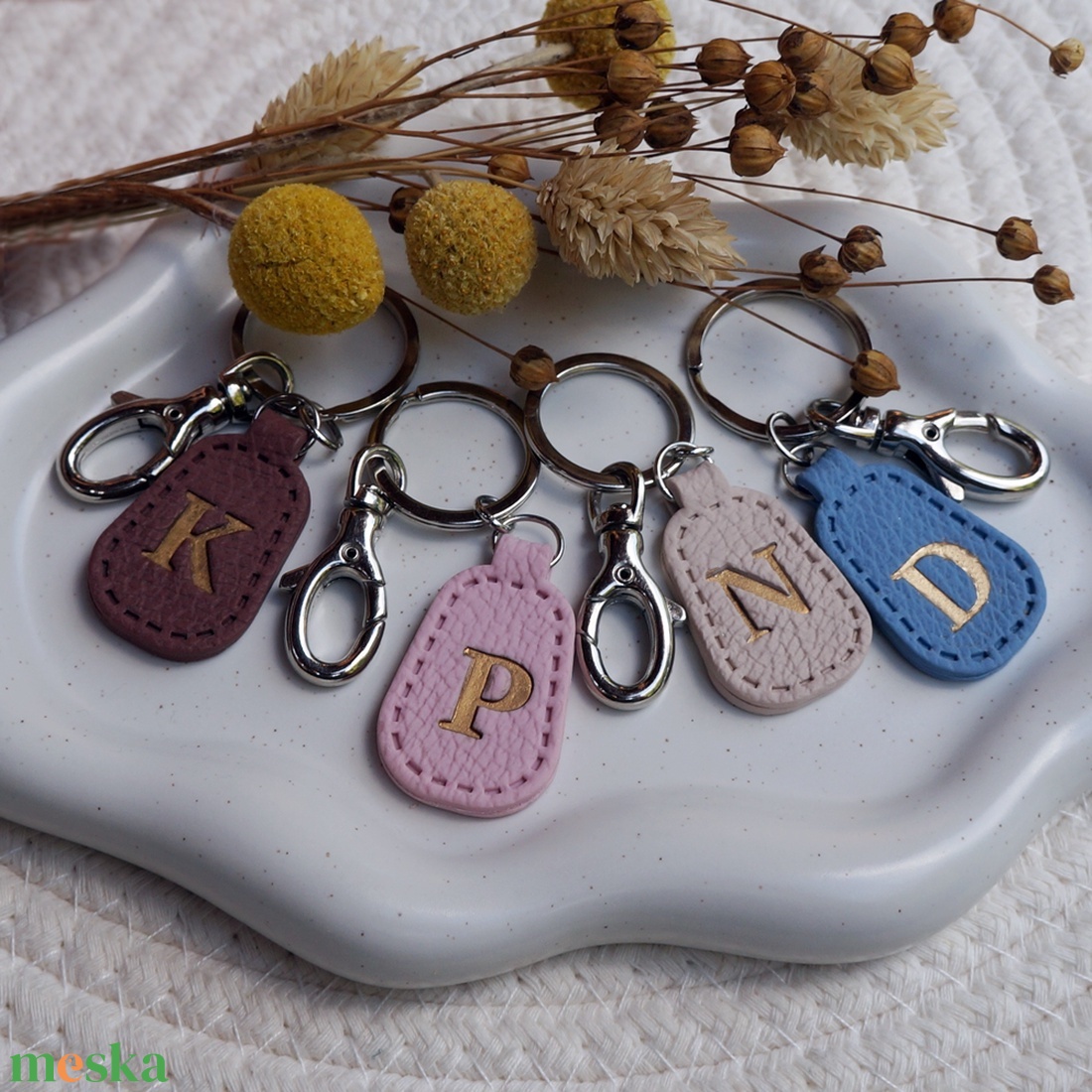 Személyre szabható bőr hatású kulcstartó - táska & tok - kulcstartó & táskadísz - kulcstartó - Meska.hu Személyre szabható bőr hatású kulcstartó - táska & tok - kulcstartó & táskadísz - kulcstartó - Meska.hu