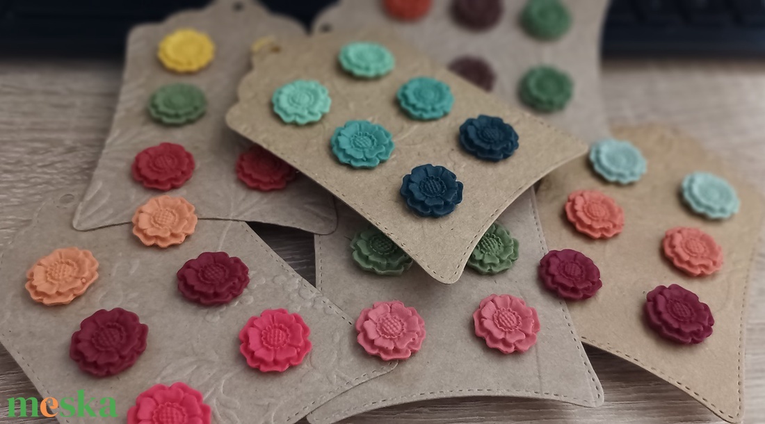 Zöld mandala fülbevaló fa/nemesacél fülialapon - ékszer - fülbevaló - lógó fülbevaló - Meska.hu Zöld mandala fülbevaló fa/nemesacél fülialapon - ékszer - fülbevaló - lógó fülbevaló - Meska.hu