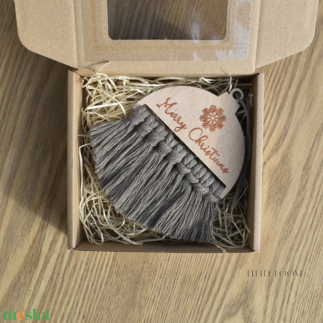 Makramé karácsonyi félkör dísz - karácsony - karácsonyi lakásdekoráció - karácsonyfadíszek - Meska.hu