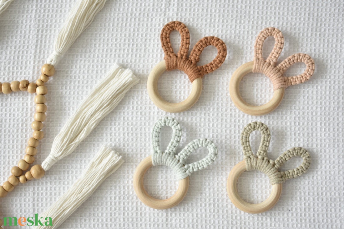 Makramé cumilánc és rágóka Szett - otthon & életmód - babaszoba, gyerekszoba - babaszoba dekoráció - Meska.hu
