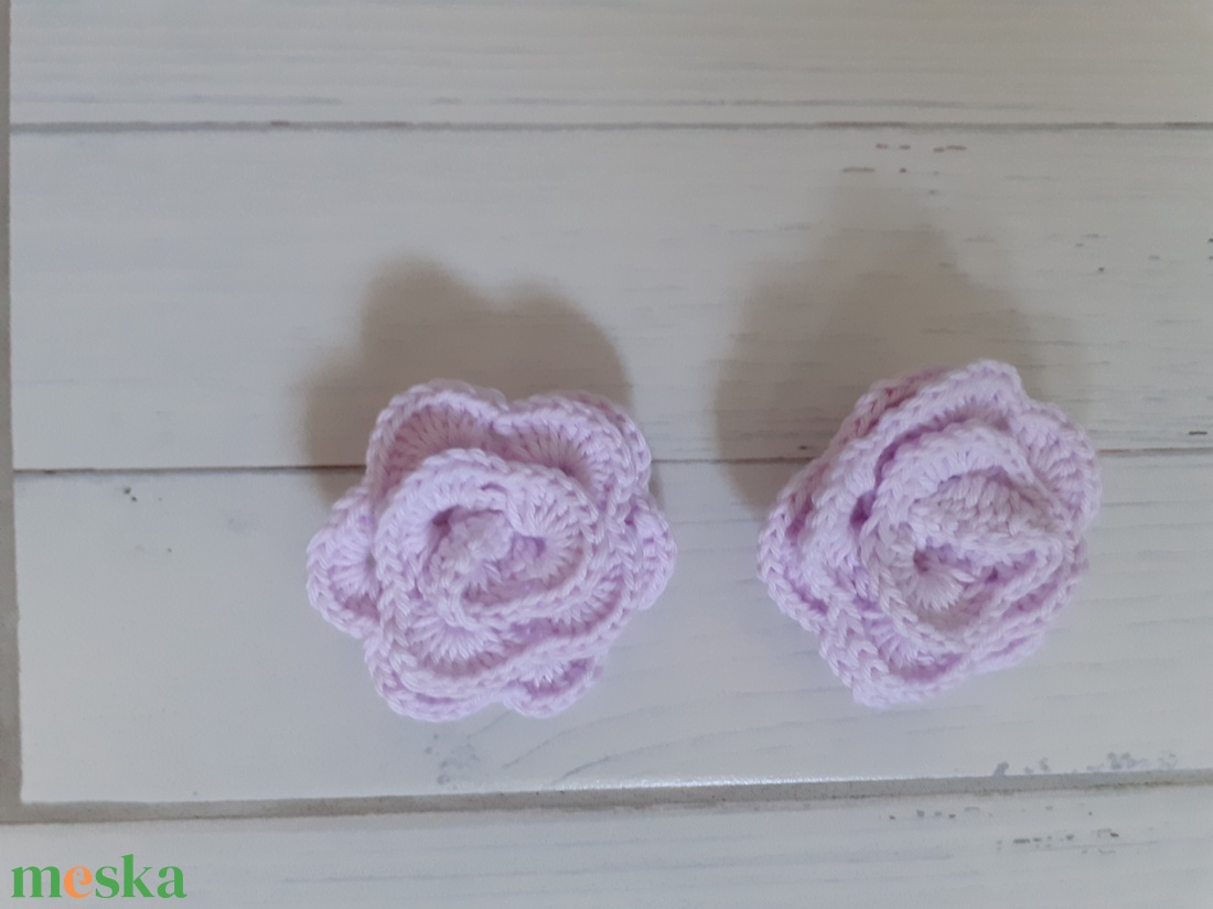 Rózsa kitűző 2 db - ékszer - kitűző és bross - kitűző - Meska.hu Rózsa kitűző 2 db - ékszer - kitűző és bross - kitűző - Meska.hu