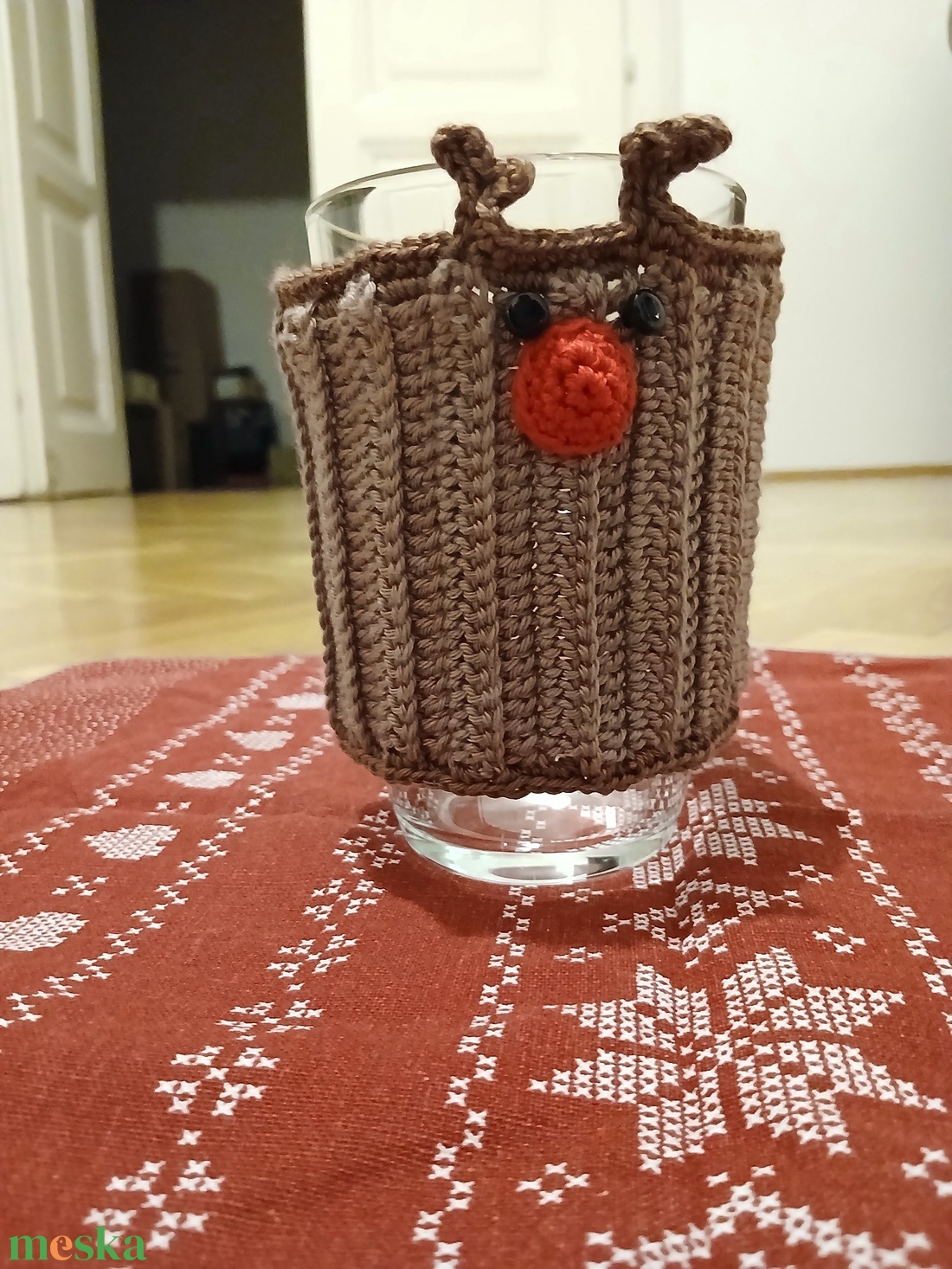 Horgolt szarvasos pohármelegítő - otthon & életmód - konyhafelszerelés, tálalás - tálalás - tányér- és poháralátét - Meska.hu