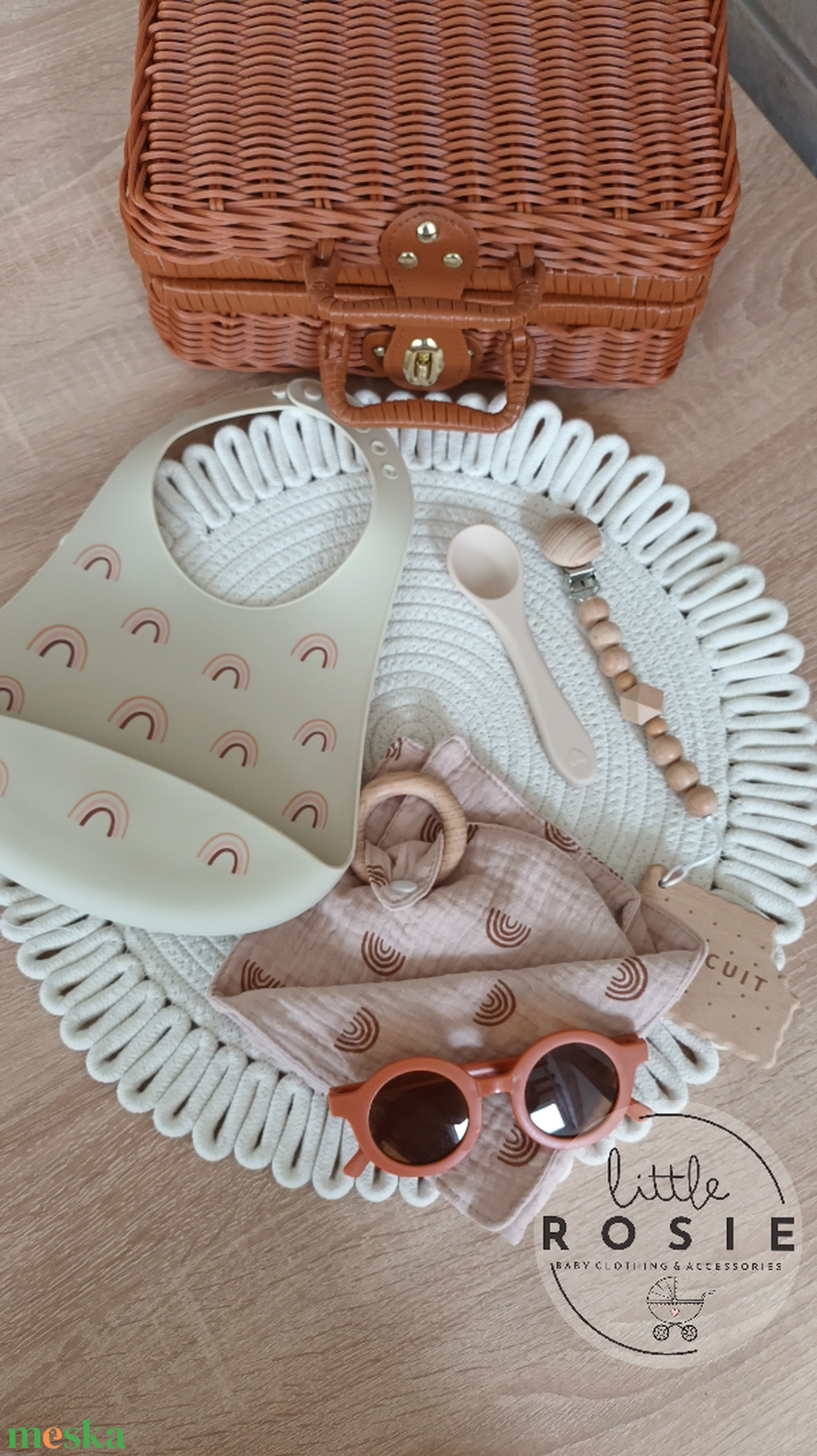 Szivárvnyos babalátogató ajándékcsomag bőröndben 1. - játék & sport - babalátogató ajándékcsomag - Meska.hu