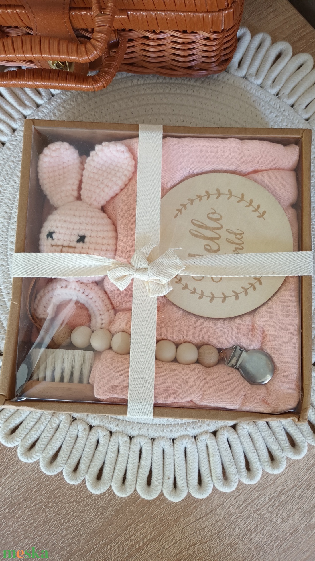 Nyuszikás babaváró ajándékcsomag - játék & sport - babalátogató ajándékcsomag - Meska.hu