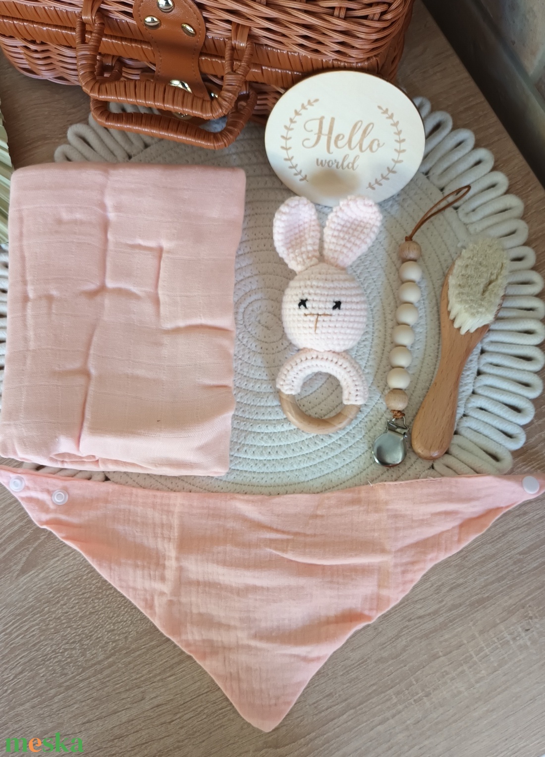 Nyuszikás babaváró ajándékcsomag - játék & sport - babalátogató ajándékcsomag - Meska.hu