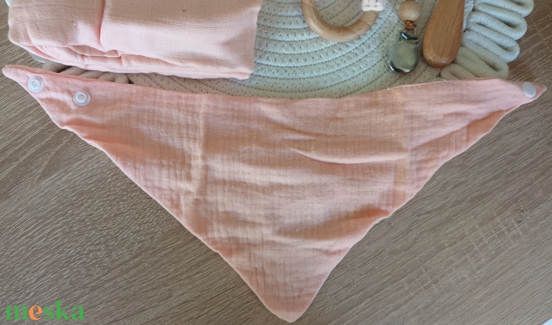 Nyuszikás babaváró ajándékcsomag - játék & sport - babalátogató ajándékcsomag - Meska.hu