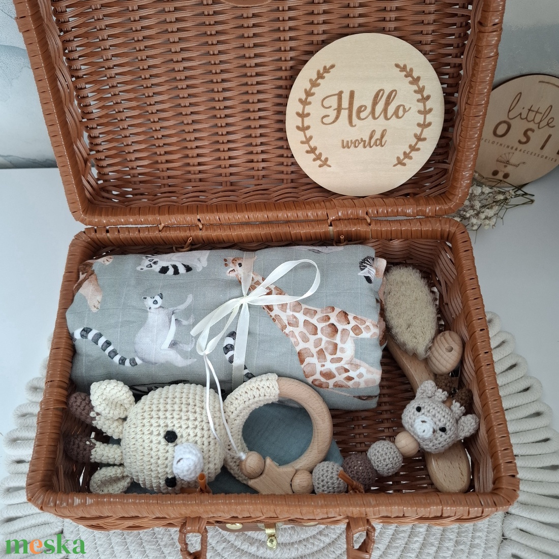 Zsiráfos babalátogató ajándékcsomag bőröndben - játék & sport - babalátogató ajándékcsomag - Meska.hu