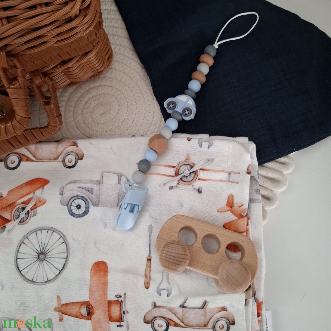 Járműves babalátogató ajándékcsomag bőröndben - játék & sport - babalátogató ajándékcsomag - Meska.hu