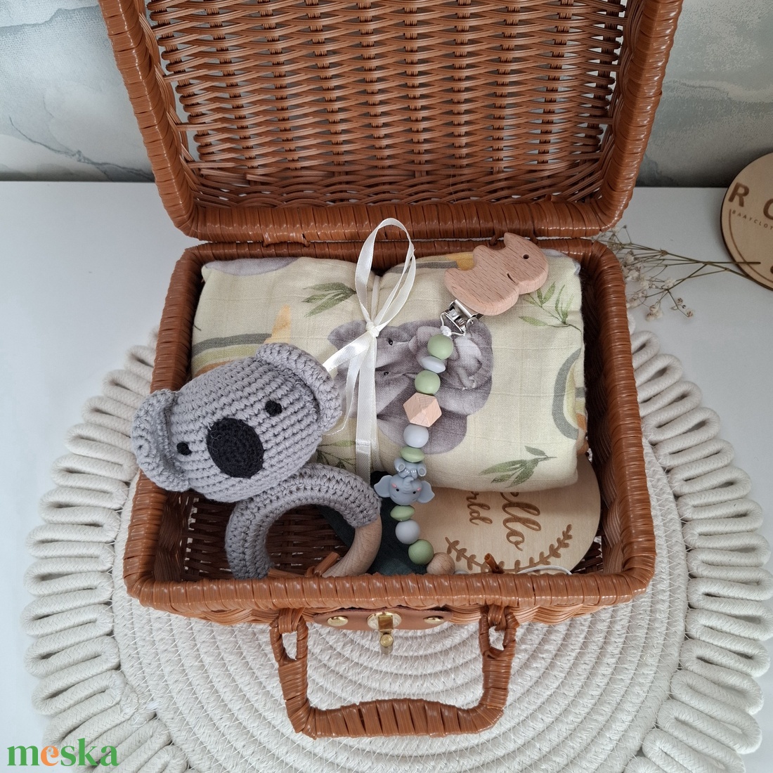 Elefántos-koalás babalátogató ajándékcsomag bőröndben - játék & sport - babalátogató ajándékcsomag - Meska.hu