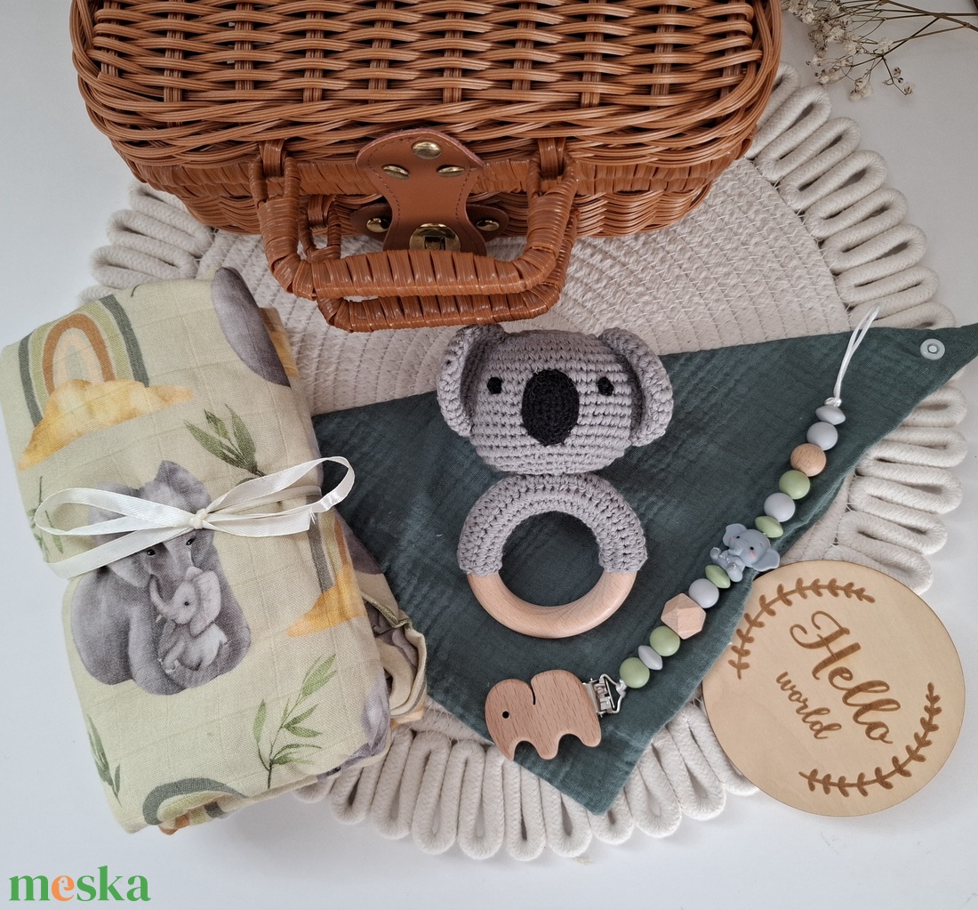 Elefántos-koalás babalátogató ajándékcsomag bőröndben - játék & sport - babalátogató ajándékcsomag - Meska.hu
