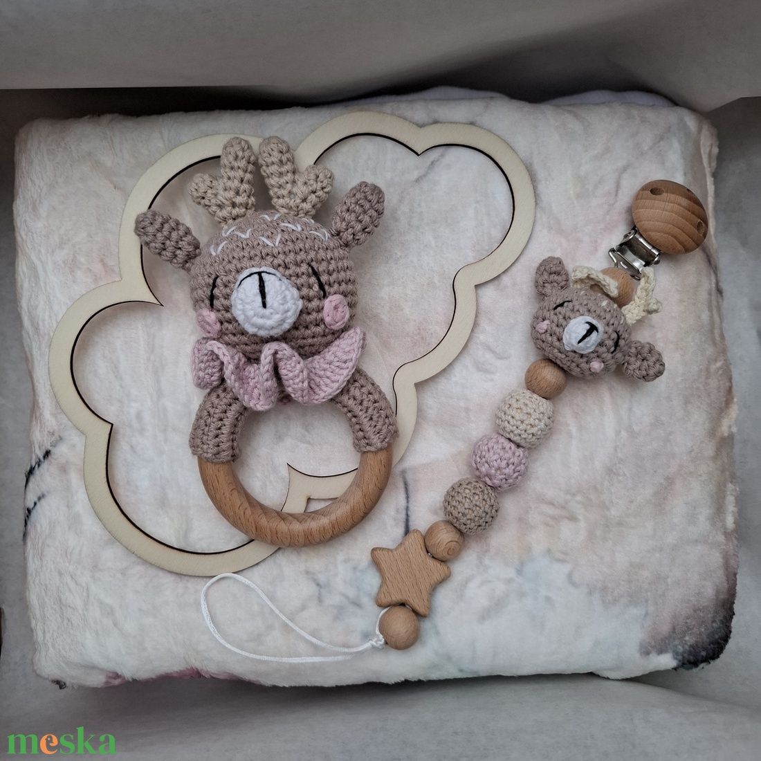 Őzikés babalátogató ajándékcsomag mérföldkőtakaróval - játék & sport - babalátogató ajándékcsomag - Meska.hu