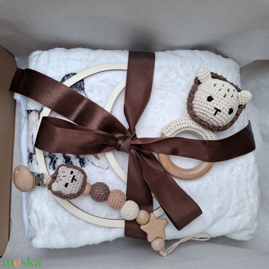 Oroszlános babalátogató ajándékcsomag mérföldkőtakaróval - játék & sport - babalátogató ajándékcsomag - Meska.hu