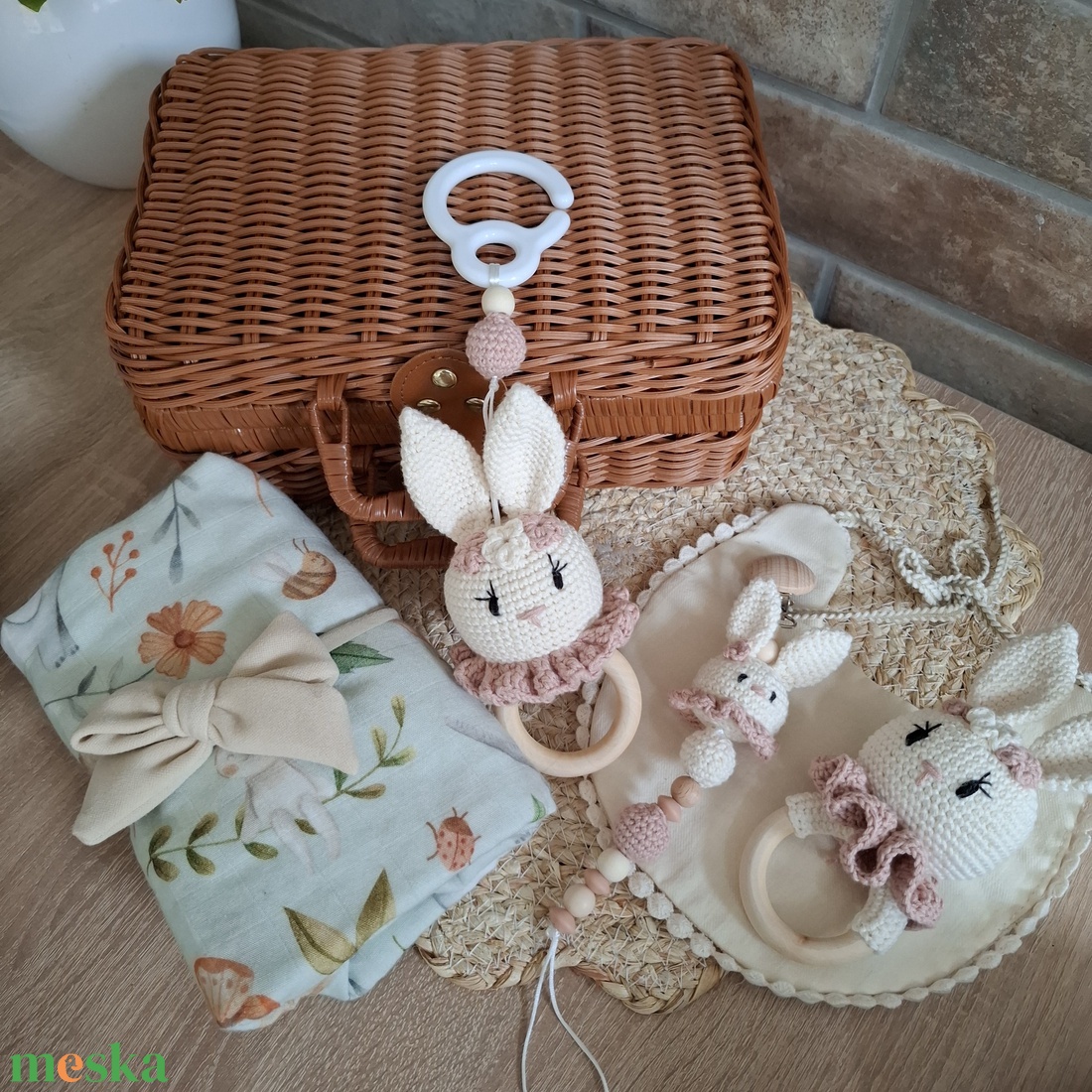 Nyuszis babaköszöntő ajándékcsomag - játék & sport - Meska.hu