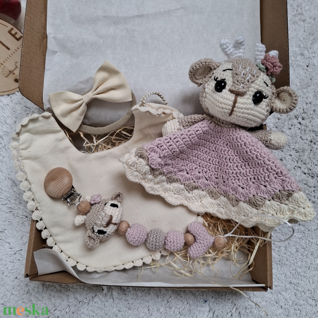 Őzikés ajándékcsomag szundikendővel - baba - mama - babalátogató ajándékcsomag - Meska.hu