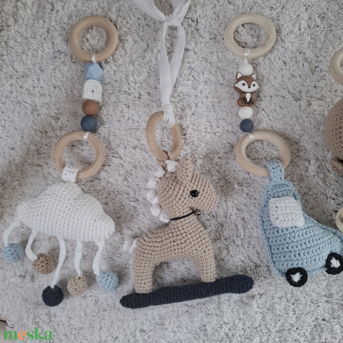 Babatornáztató állvány választható horgolt játékokkal - baba - mama - baba játékok - mozgásfejlesztő játékok - Meska.hu