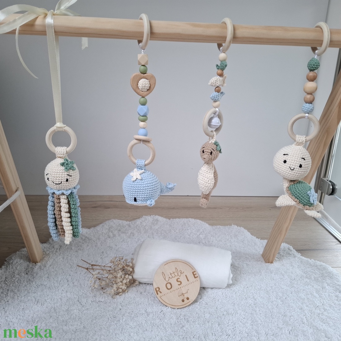 Tengeri állatos horgolt figurák babatornáztató állványra-állvánnyal is kérhető - baba - mama - baba játékok - mozgásfejlesztő játékok - Meska.hu
