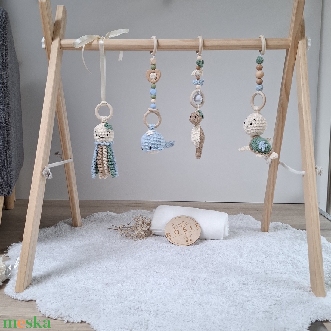 Tengeri állatos horgolt figurák babatornáztató állványra-állvánnyal is kérhető - baba - mama - baba játékok - mozgásfejlesztő játékok - Meska.hu