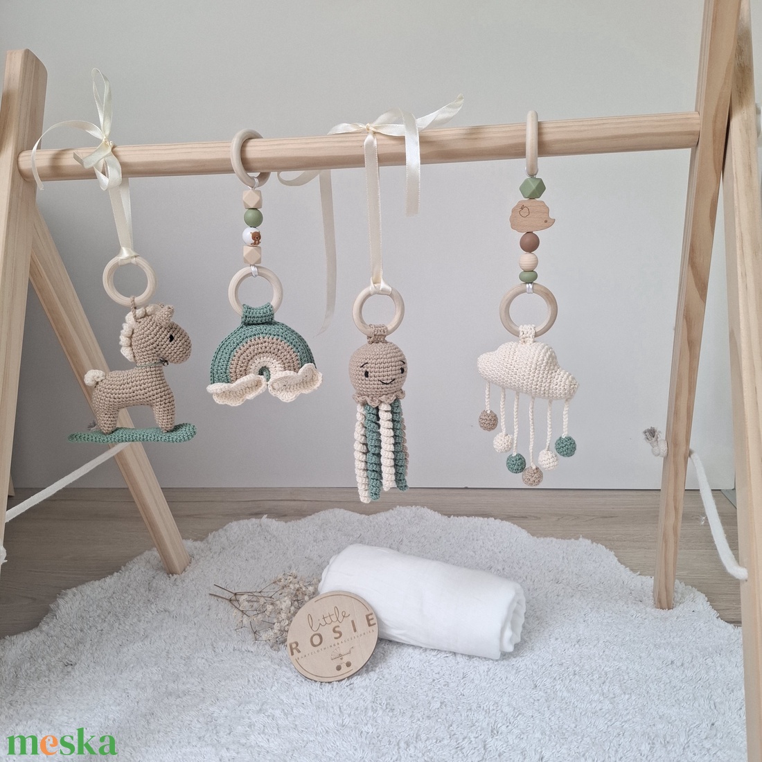 Babatornáztató állvány választható horgolt játékokkal - baba - mama - baba játékok - mozgásfejlesztő játékok - Meska.hu