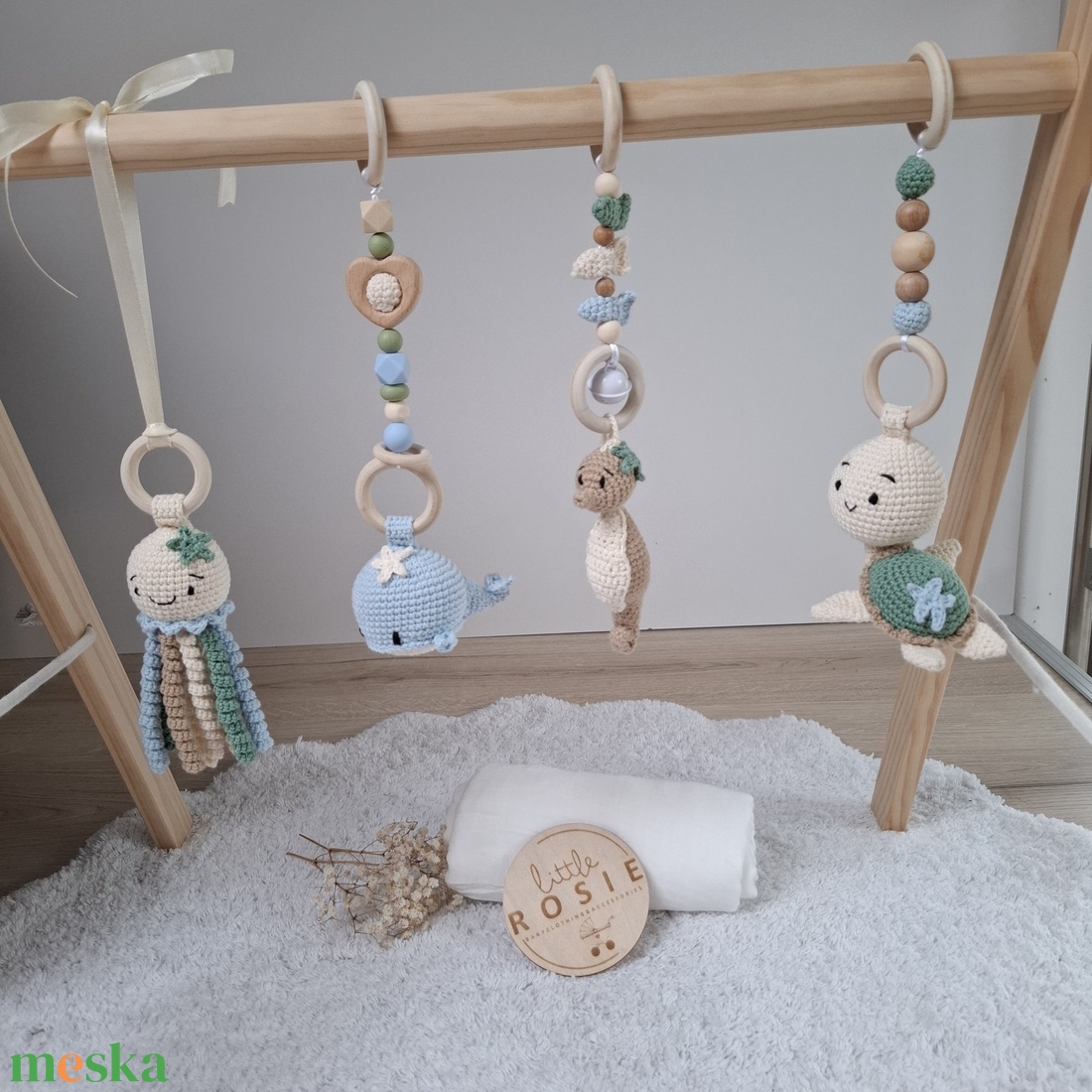 Babatornáztató állvány választható horgolt játékokkal - baba - mama - baba játékok - mozgásfejlesztő játékok - Meska.hu