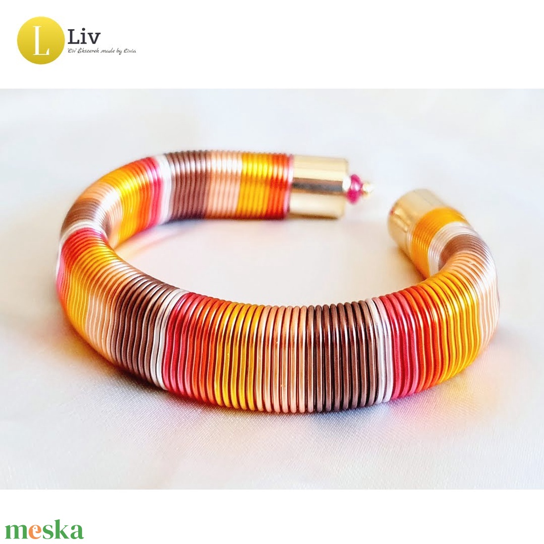 Színes, kézműves karkötő - Liv Ékszerek  - ékszer - karkötő - karperec - Meska.hu