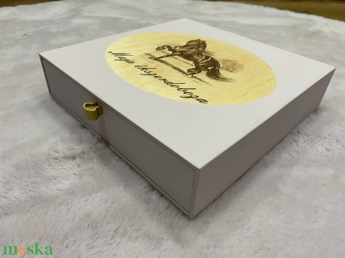 Egyéni gravírozott ékszertartó doboz - ékszer - ékszertartó - ékszerdoboz - Meska.hu Egyéni gravírozott ékszertartó doboz - ékszer - ékszertartó - ékszerdoboz - Meska.hu
