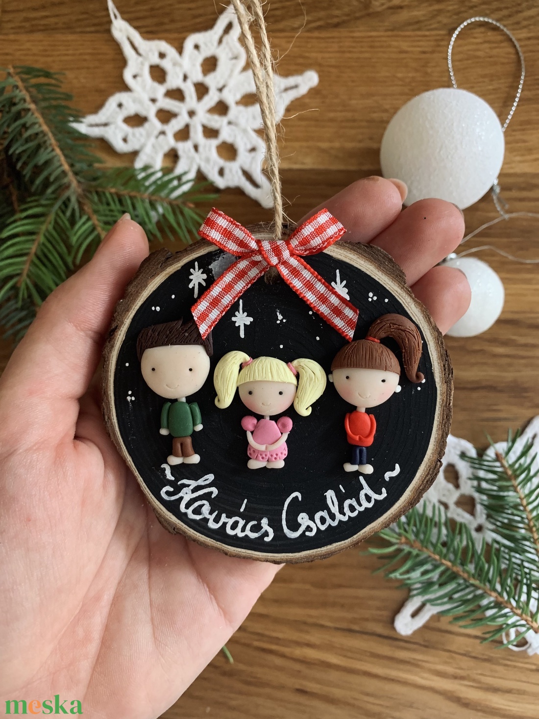 Rusztikus, családi karácsonyfadísz fából saját névvel - karácsony - karácsonyi lakásdekoráció - karácsonyfadíszek - Meska.hu