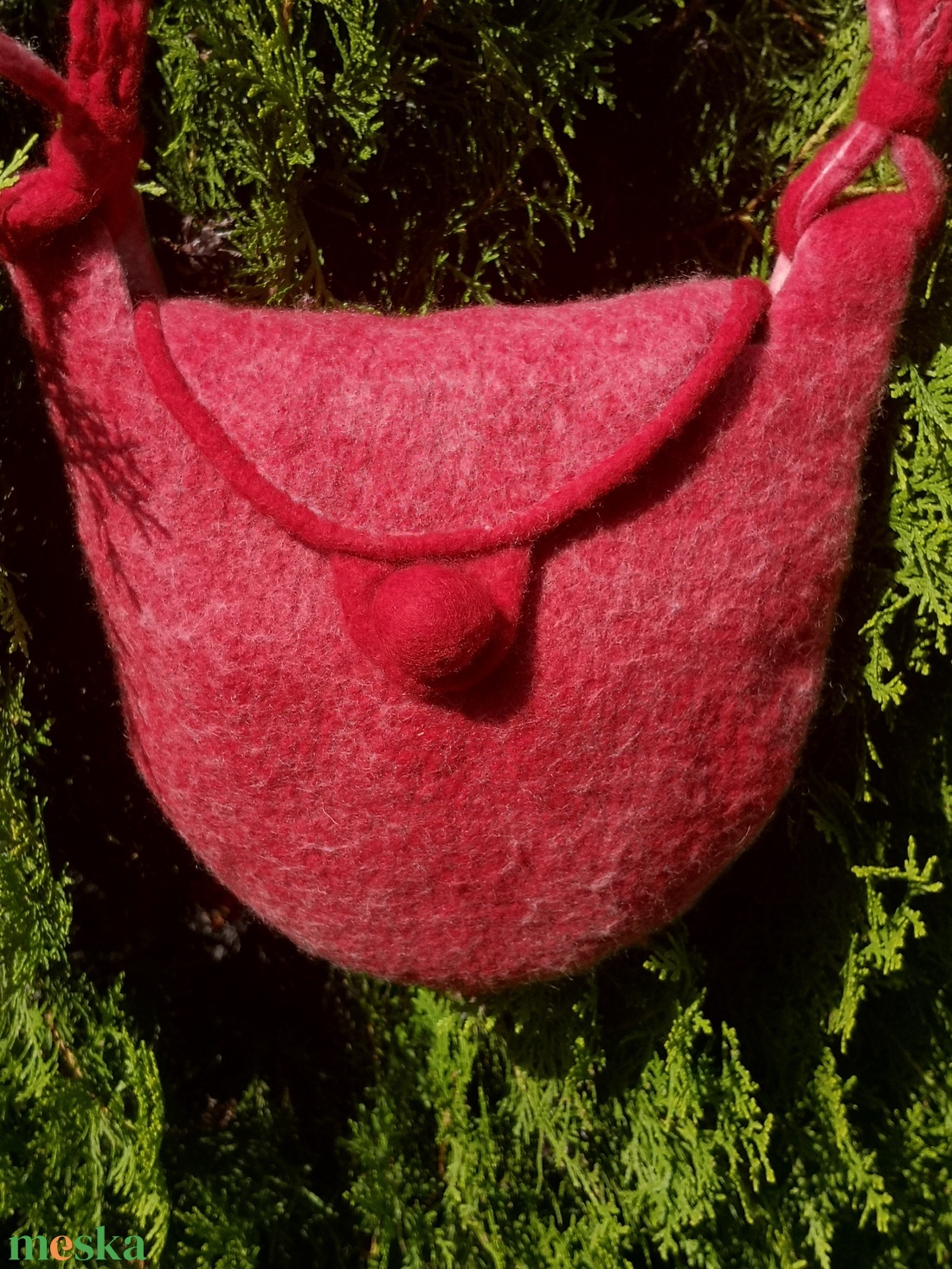 Piros kis nemez válltáska  - táska & tok - kézitáska & válltáska - vállon átvethető táska - Meska.hu Piros kis nemez válltáska  - táska & tok - kézitáska & válltáska - vállon átvethető táska - Meska.hu