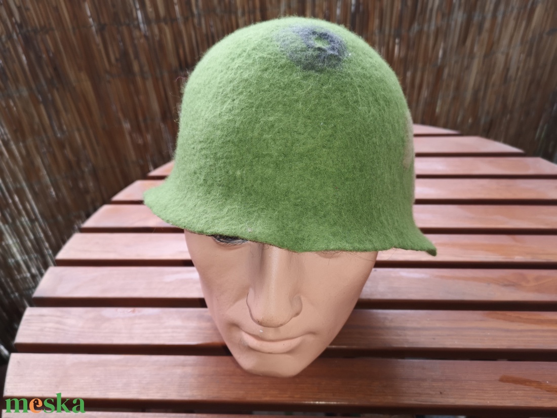 Zöld katonai sisak, szaunasapka, nemez sapka - ruha & divat - sál, sapka, kendő - sapka - Meska.hu Zöld katonai sisak, szaunasapka, nemez sapka - ruha & divat - sál, sapka, kendő - sapka - Meska.hu