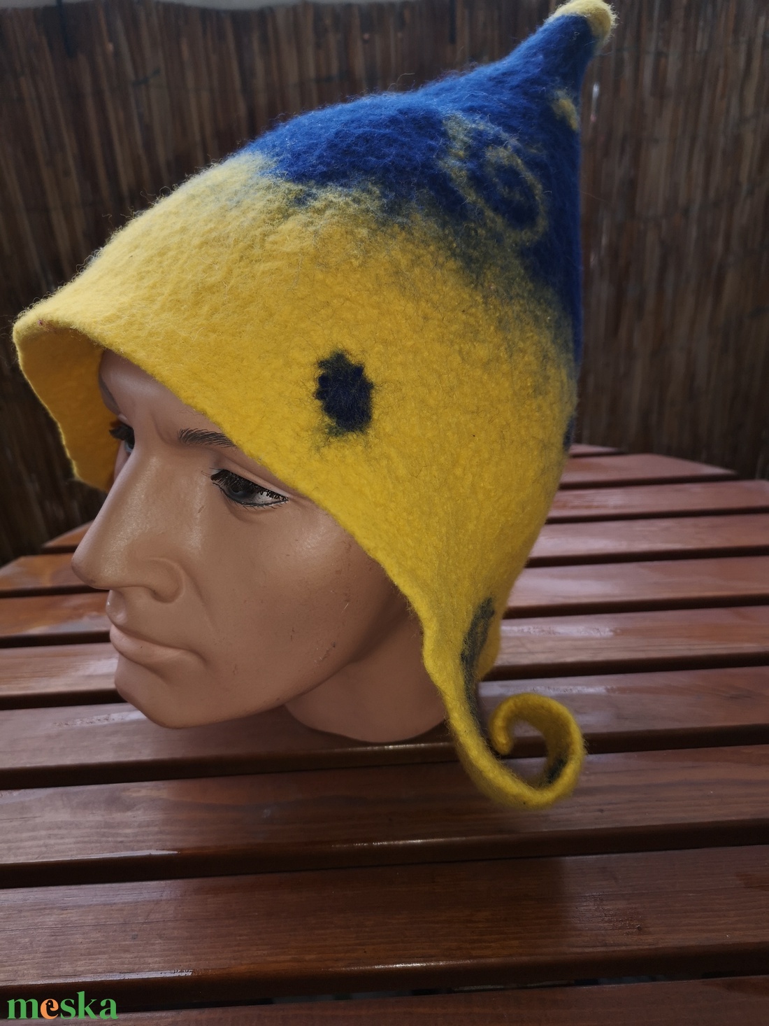 Sárga - kék szaunasapka, nemez sapka, manósapka, bohócsapka - ruha & divat - sál, sapka, kendő - sapka - Meska.hu Sárga - kék szaunasapka, nemez sapka, manósapka, bohócsapka - ruha & divat - sál, sapka, kendő - sapka - Meska.hu