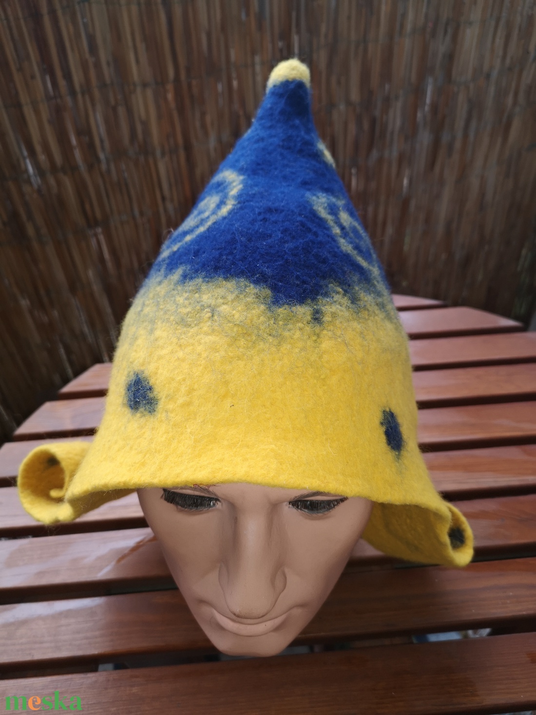 Sárga - kék szaunasapka, nemez sapka, manósapka, bohócsapka - ruha & divat - sál, sapka, kendő - sapka - Meska.hu Sárga - kék szaunasapka, nemez sapka, manósapka, bohócsapka - ruha & divat - sál, sapka, kendő - sapka - Meska.hu