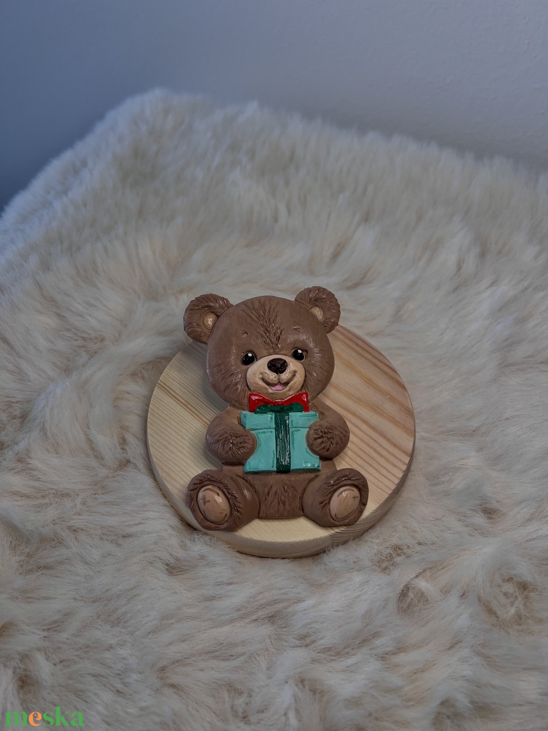 Macis-ajándékos gipszfigura - kellékek & szerszámok - dekorációs kellékek - figurák - Meska.hu