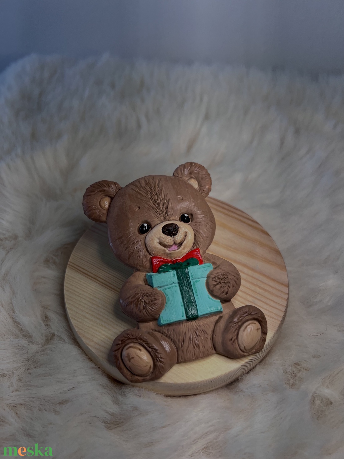 Macis-ajándékos gipszfigura - kellékek & szerszámok - dekorációs kellékek - figurák - Meska.hu