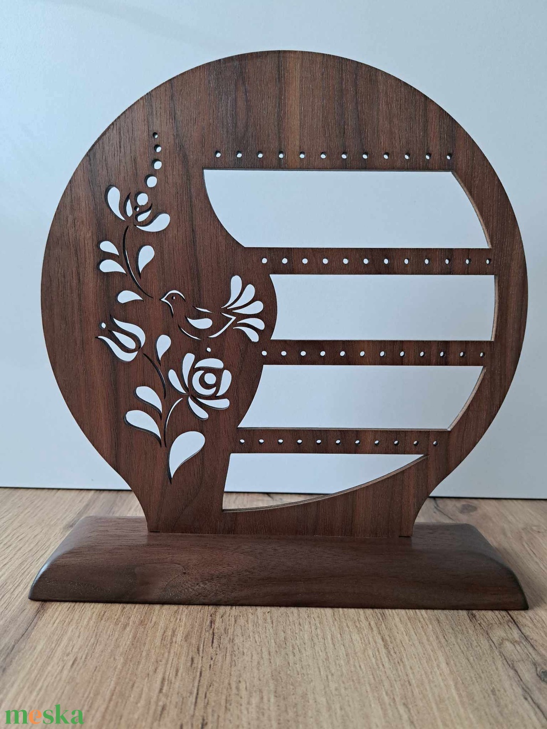 Ékszertartó, fülbevaló tartó, nyaklánctartó diófából, születésnap, ballagás, névnap, házassági évforduló - ékszer - ékszertartó - ékszertartó állvány - Meska.hu