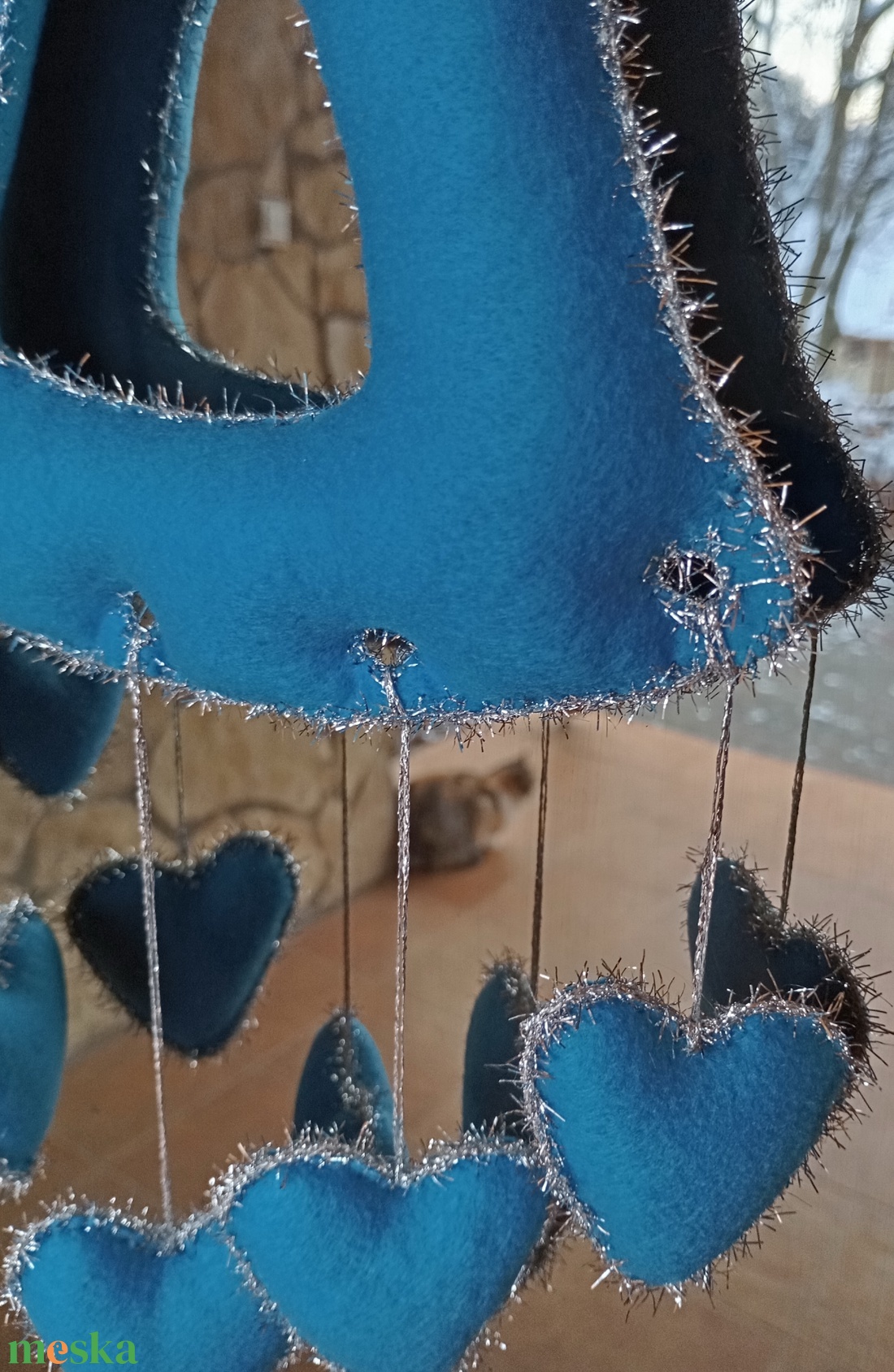 Téli filc harang ajtó- és ablakdísz � szíves, kézzel készült dekor (világoskék árnyalat, enyhén türkizes tónussal�ezüst) - otthon & életmód - dekoráció - ajtó- és ablak dekoráció - ablakdísz - Meska.hu