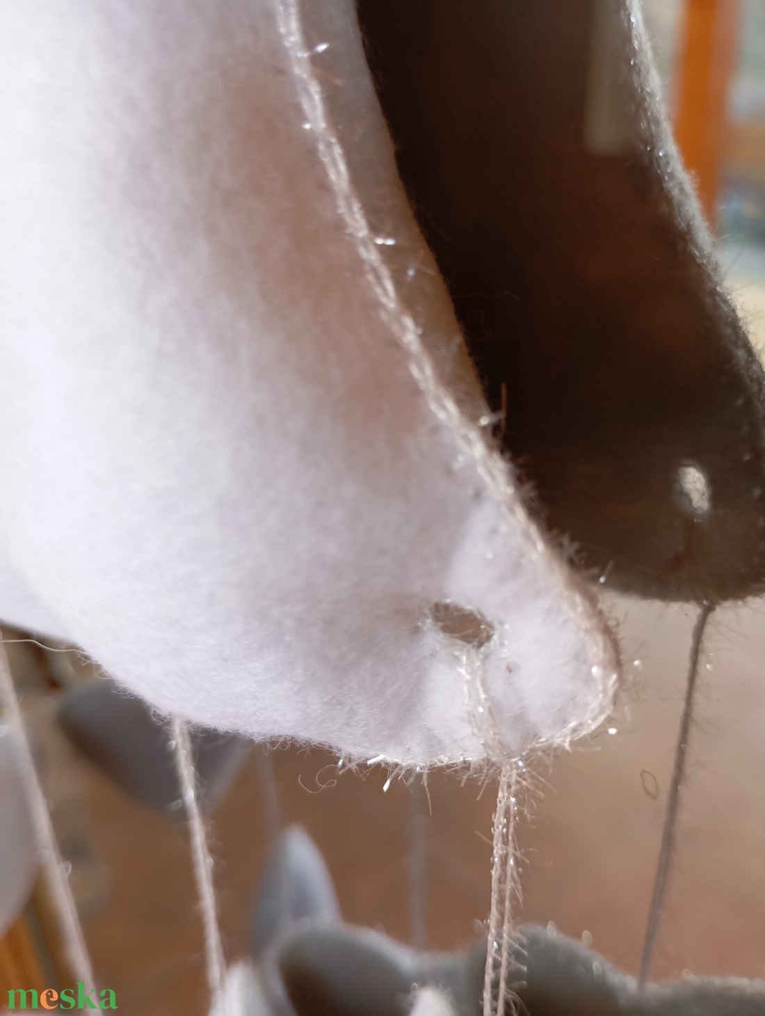 Téli filc harang ajtó- és ablakdísz � szíves, kézzel készült dekor (teljesen fehér) - otthon & életmód - dekoráció - ajtó- és ablak dekoráció - ablakdísz - Meska.hu