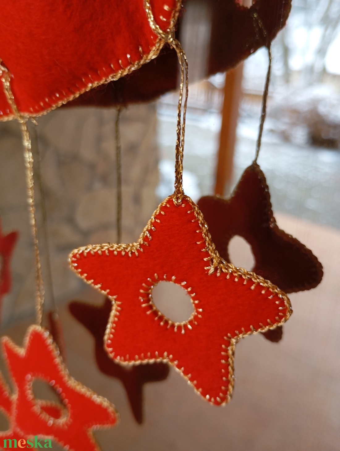 Karácsonyi filc harang ajtó- és ablakdísz � csillagos, kézzel hímzett ünnepi dekor (piros) - karácsony - karácsonyi lakásdekoráció - karácsonyi ajtódíszek - Meska.hu
