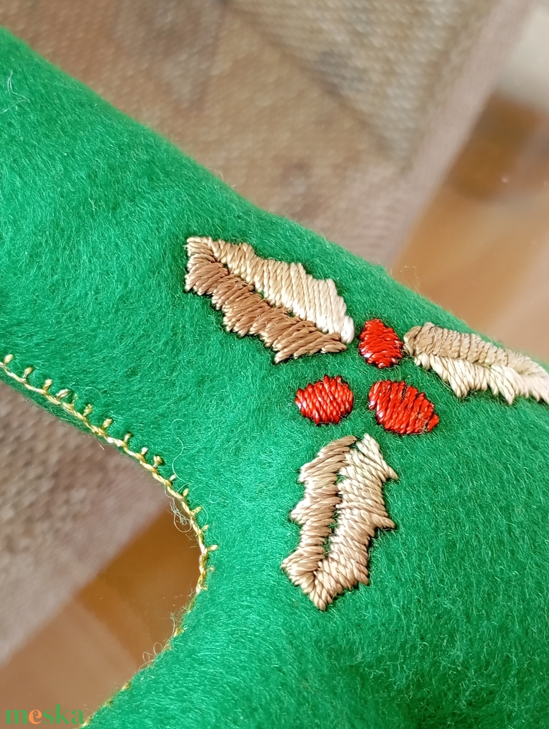 Karácsonyi filc harang ajtó- és ablakdísz � csillagos, kézzel hímzett ünnepi dekor (zöld) - karácsony - karácsonyi lakásdekoráció - karácsonyi ajtódíszek - Meska.hu